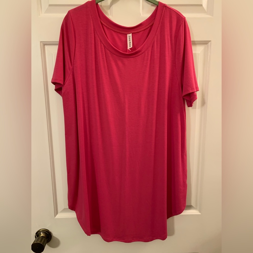 Zenana Premium brand, scoop bottom short sleeve tunic in hot pink